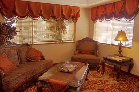 לובוק Best Windsor Inn מראה חיצוני תמונה